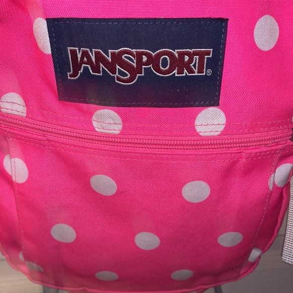 Jansport large backpack with 4 zippered areas to hold a lot. Key & bottle too - Picture 3 of 12